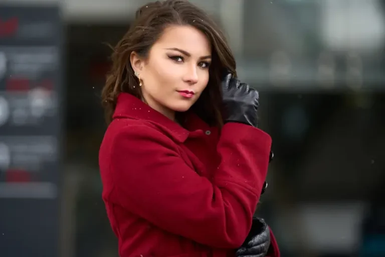 Lady in Red — BLISS Magazine | The March Fashion & Beauty Edition | Vol.13 | 2023